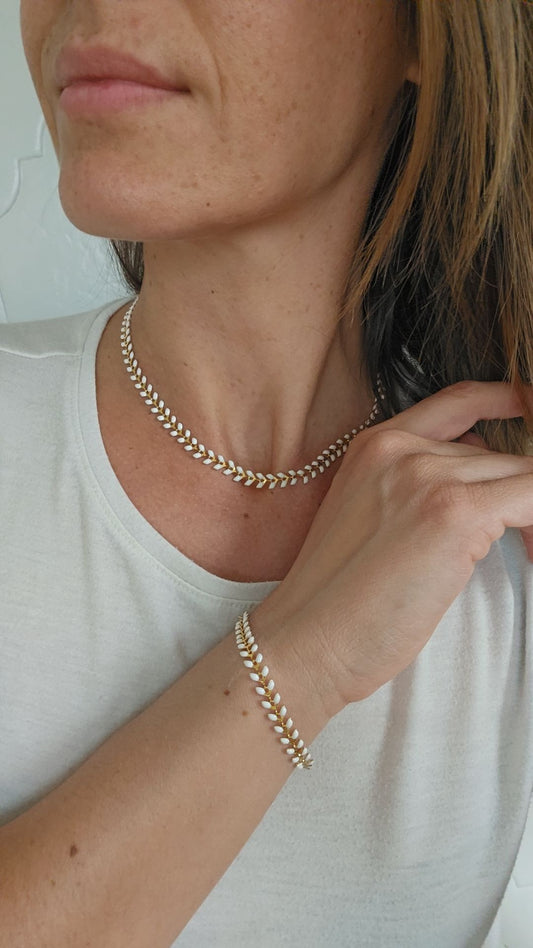 Collana foglie